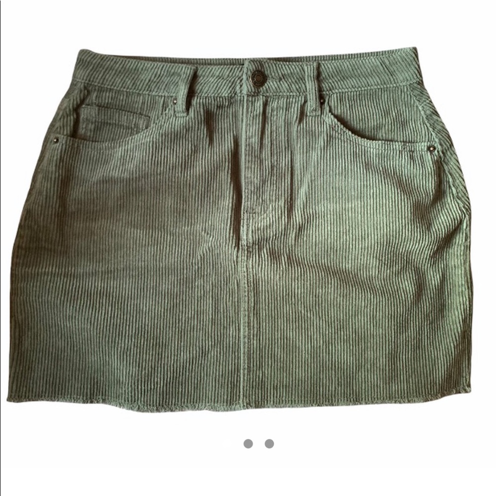*SOL ON DEPOP* Dark green skirt